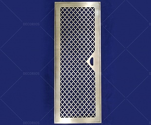 Дверца латунная с орнаментом (фото 1)