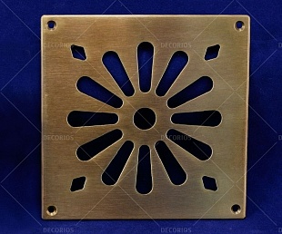 Решётка металлическая из латуни 100х100х2мм (фото 1)