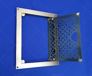 Решетка-дверца из латуни 254х194х2мм (фото 3)