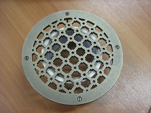 Декоративная решётка из патинированной латуни, d=200мм (фото 1)
